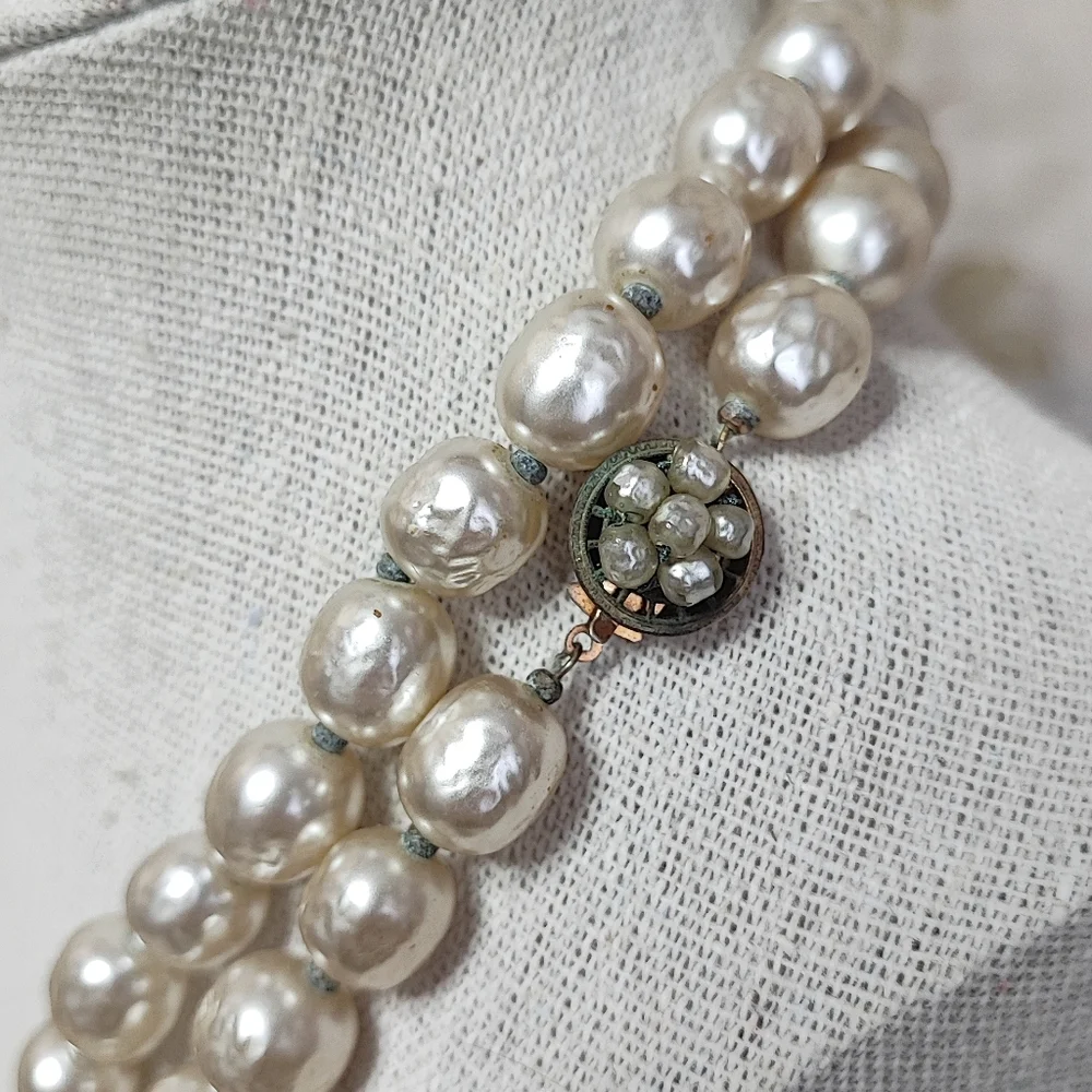 Miriam Haskell Signed Single Strand Necklace Faux Baroque Pearl Clasp Vintage - Picture 2 of 12